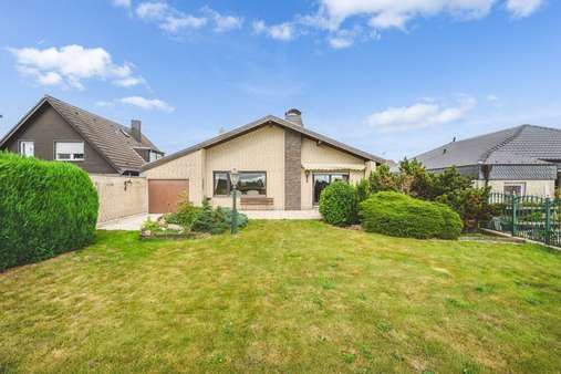 Gartenansicht - Bungalow in 52134 Herzogenrath mit 110m² kaufen