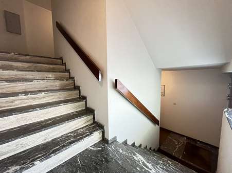 Treppenhaus Treppenhaus - Etagenwohnung in 52066 Aachen mit 84m² kaufen