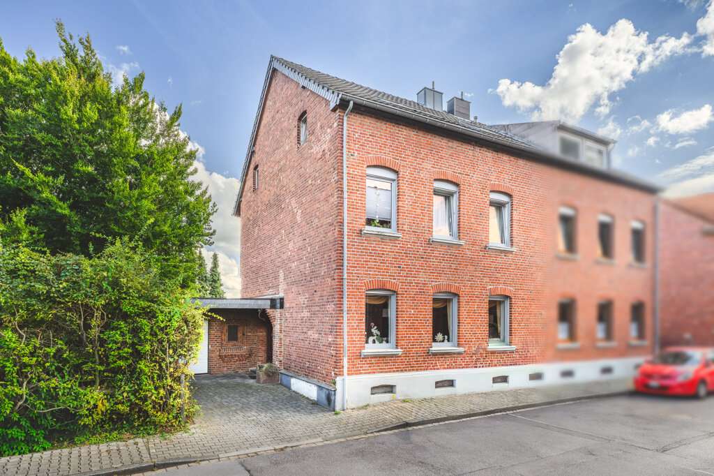Vorderansicht - Einfamilienhaus in 52146 Würselen mit 191m² kaufen