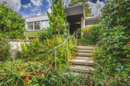 Zuwegung zum Haus Zuwegung zum Haus - Einfamilienhaus in 52076 Aachen mit 190m² kaufen