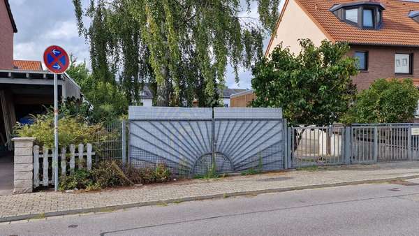 hintere Einfahrt - Haus in 52146 Würselen mit 118m² kaufen
