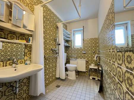 Bad Erdgeschoss - Mehrfamilienhaus in 52146 Würselen mit 177m² als Kapitalanlage kaufen