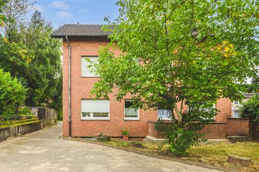 Rückseite Rückseite - Mehrfamilienhaus in 52080 Aachen mit 231m² als Kapitalanlage kaufen