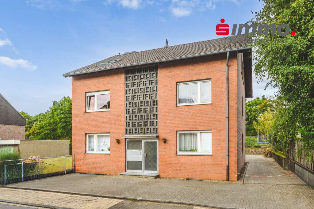 Titelbild Titelbild - Mehrfamilienhaus in 52080 Aachen mit 231m² als Kapitalanlage kaufen