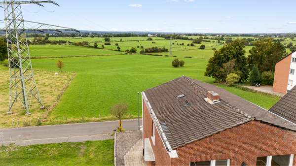 Aufnahme Drohne - Zweifamilienhaus in 52223 Stolberg mit 136m² kaufen