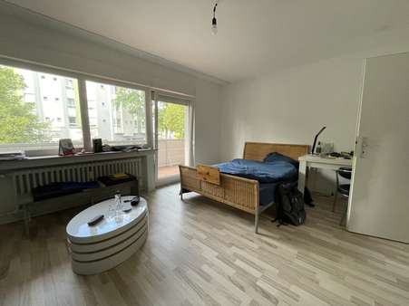 Wohnzimmer Wohnzimmer - Etagenwohnung in 52070 Aachen mit 68m² kaufen