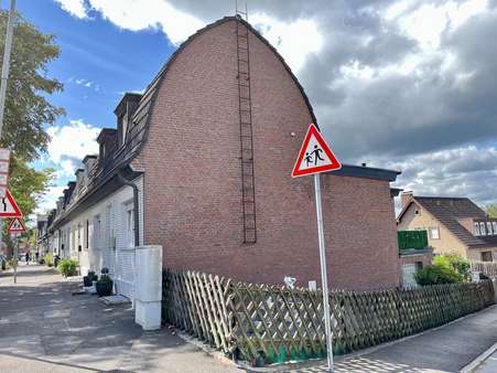 Giebelseite - Reihenhaus in 52223 Stolberg (Rhld.) mit 136m² kaufen