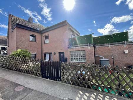 Rückseite - Reihenhaus in 52223 Stolberg (Rhld.) mit 136m² kaufen