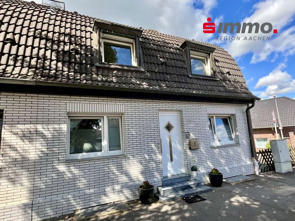 Straßeneite - Reihenhaus in 52223 Stolberg (Rhld.) mit 136m² kaufen