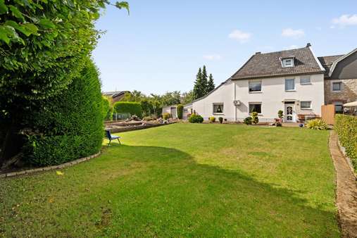 Garten - Einfamilienhaus in 52223 Stolberg mit 119m² kaufen