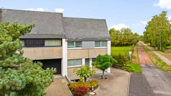 Straßenseite - Einfamilienhaus in 52222 Stolberg mit 173m² kaufen