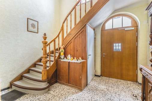 Eingangsbereich - Einfamilienhaus in 52064 Aachen mit 330m² kaufen