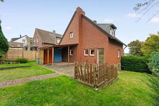 Rückseite - Einfamilienhaus in 52223 Stolberg mit 116m² kaufen