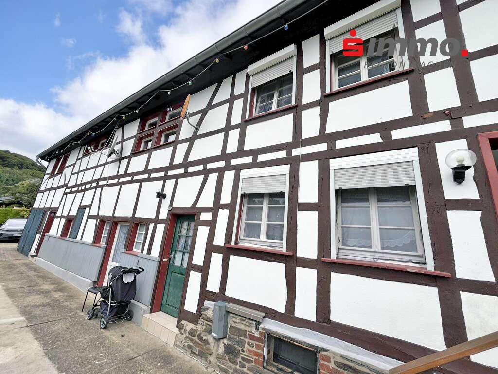 Frontansicht 1 - Mehrfamilienhaus in 52152 Simmerath mit 236m² als Kapitalanlage kaufen