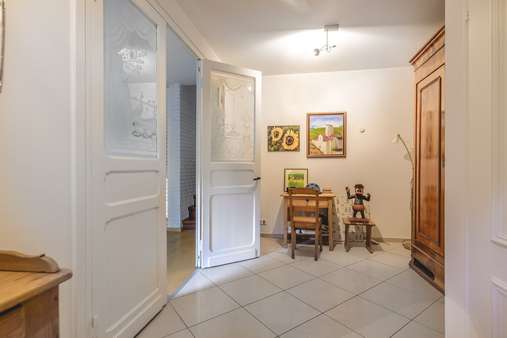 Eingangsdiele Eingangsdiele - Einfamilienhaus in 52146 Würselen mit 300m² kaufen