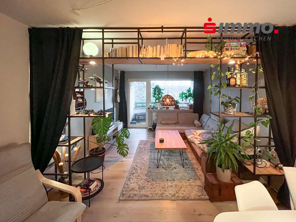 Wohnzimmer - Etagenwohnung in 52074 Aachen mit 65m² kaufen