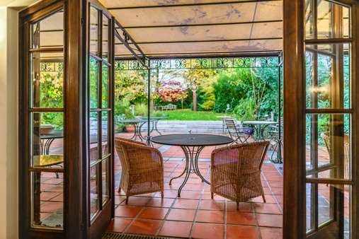 Blich zur Terrasse - Restaurant in 52159 Roetgen mit 390m² mieten