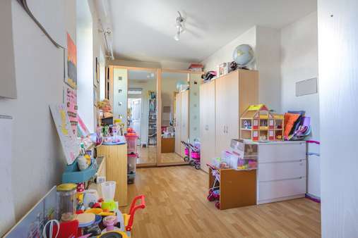 Kinderzimmer - Zweifamilienhaus in 52223 Stolberg (Rhld.) mit 213m² kaufen