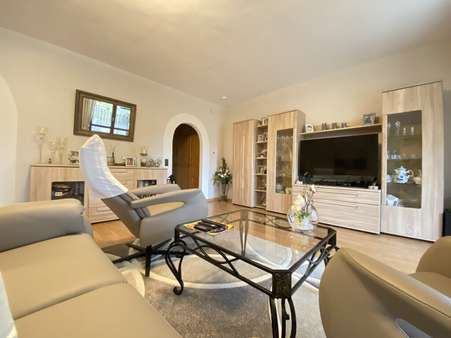 Wohnzimmer - Etagenwohnung in 52249 Eschweiler / Röhe mit 95m² kaufen