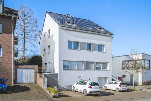 Seitenansicht 1 - Mehrfamilienhaus in 52080 Aachen mit 365m² als Kapitalanlage kaufen