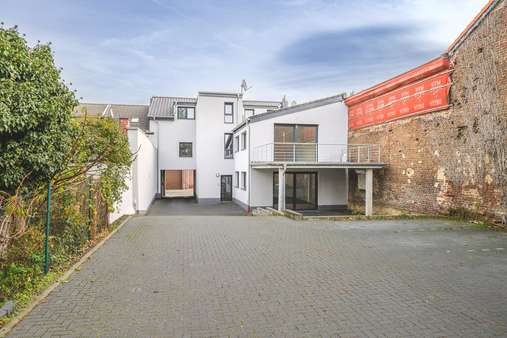 Innenhof - Etagenwohnung in 52477 Alsdorf mit 119m² kaufen