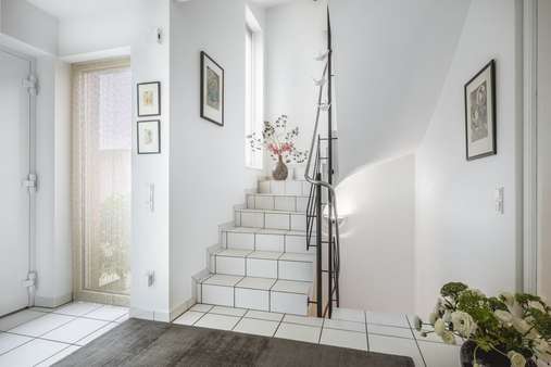 Eingangsdiele Ansicht 2 - Einfamilienhaus in 52072 Aachen mit 140m² kaufen