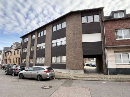 Frontansicht Frontansicht - Etagenwohnung in 52146 Würselen mit 86m² kaufen