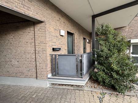 Wohnungseingänge Wohnungseingänge - Etagenwohnung in 52146 Würselen mit 86m² kaufen