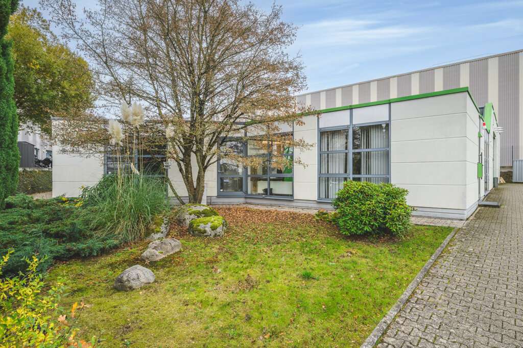 Titelbild Titelbild - Lager in 52068 Aachen mit 856m² kaufen