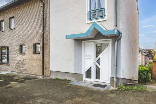 Eingang Eingang - Zweifamilienhaus in 52134 Herzogenrath mit 227m² kaufen