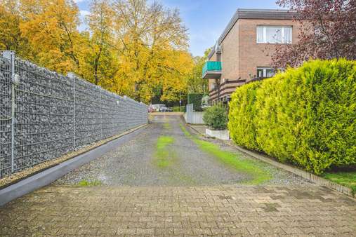 Rückwärtige Zufahrt - Einzelhandelsladen in 52249 Eschweiler mit 1073m² kaufen