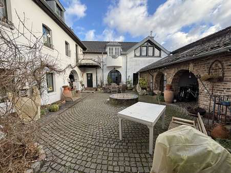 Innenhof - Etagenwohnung in 52072 Aachen mit 131m² kaufen