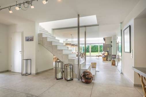 Eingangsbereich - Einfamilienhaus in 52076 Aachen mit 485m² kaufen