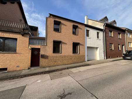 Frontansicht - Einfamilienhaus in 52249 Eschweiler mit 83m² kaufen