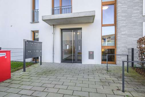 Hauseingang - Etagenwohnung in 52078 Aachen mit 114m² kaufen