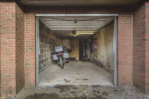 Garage - Einfamilienhaus in 52499 Baesweiler mit 229m² kaufen