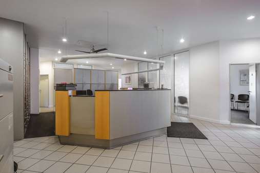 Empfang - Praxis in 52146 Würselen mit 326m² kaufen