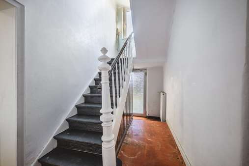 Treppenhaus (1) - Zweifamilienhaus in 52146 Würselen mit 220m² kaufen