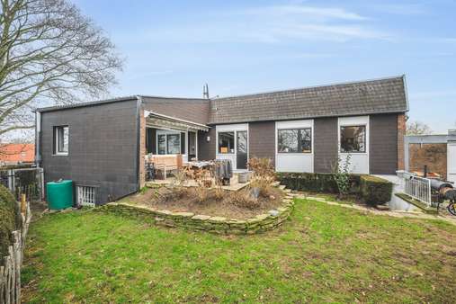 Gartenansicht - Einfamilienhaus in 52146 Würselen mit 141m² kaufen