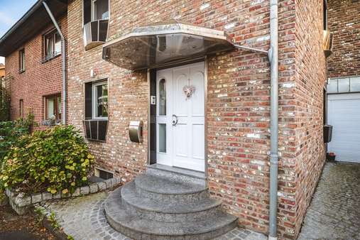 Hauseingang - Einfamilienhaus in 52134 Herzogenrath mit 156m² kaufen