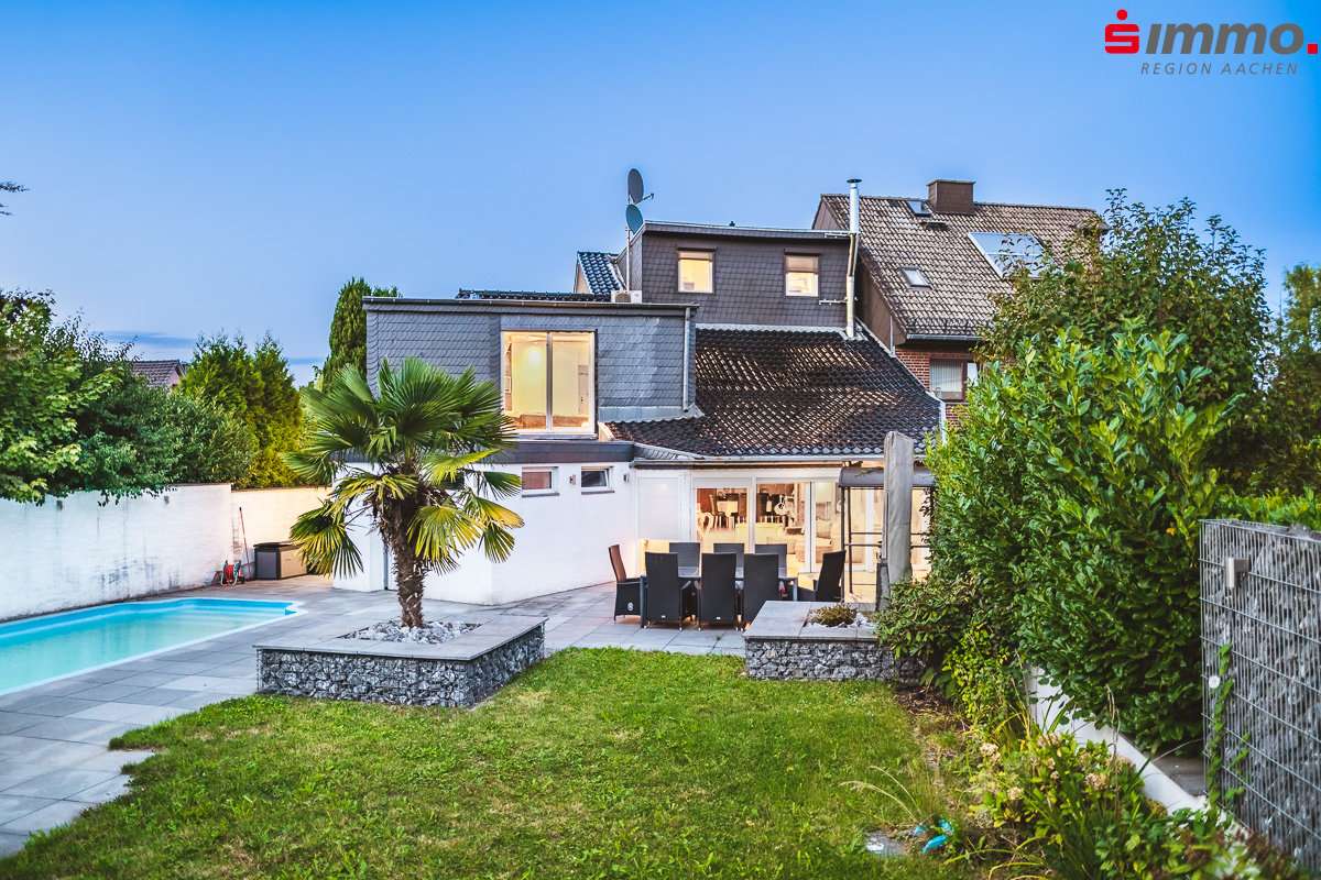 Titelbild - Einfamilienhaus in 52134 Herzogenrath mit 156m² günstig kaufen