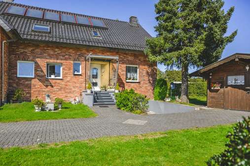 Hauseingang Altbau - Zweifamilienhaus in 52156 Monschau mit 243m² kaufen