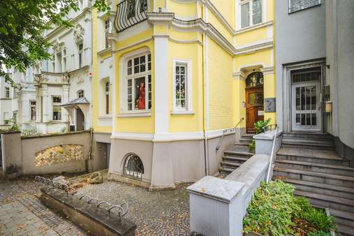 Titelbild - Zweifamilienhaus in 52249 Eschweiler mit 231m² kaufen