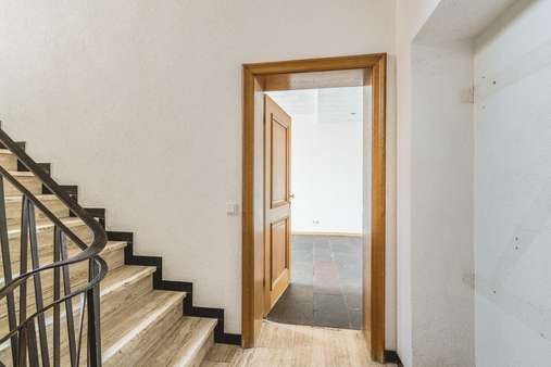 Treppenhaus - Etagenwohnung in 52223 Stolberg mit 80m² kaufen
