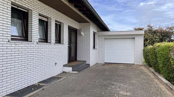 Einfahrt - Einfamilienhaus in 52477 Alsdorf mit 110m² kaufen