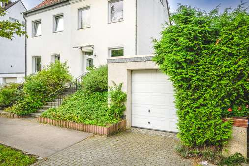 Einzelgarage vor dem Haus - Einfamilienhaus in 52066 Aachen mit 86m² kaufen