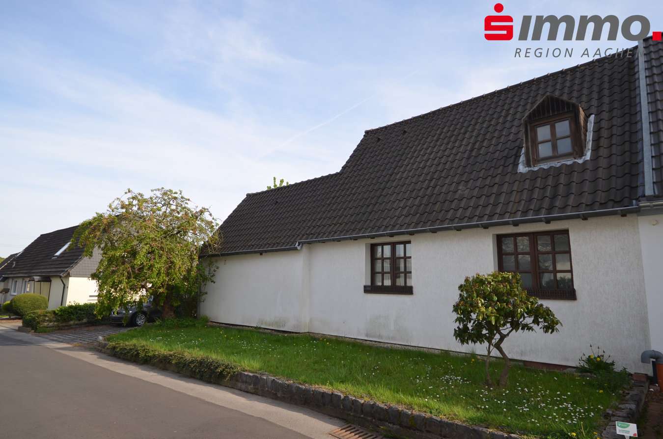 Straßenansicht mit Logo - Doppelhaushälfte in 52134 Herzogenrath / Merkstein mit 125m² kaufen