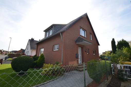 Front - Einfamilienhaus in 52134 Herzogenrath mit 105m² kaufen