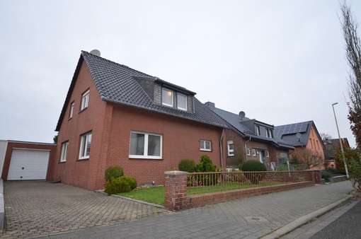 Front - Einfamilienhaus in 52134 Herzogenrath mit 105m² kaufen