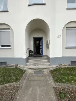 Hauseingang - Etagenwohnung in 52249 Eschweiler mit 61m² kaufen